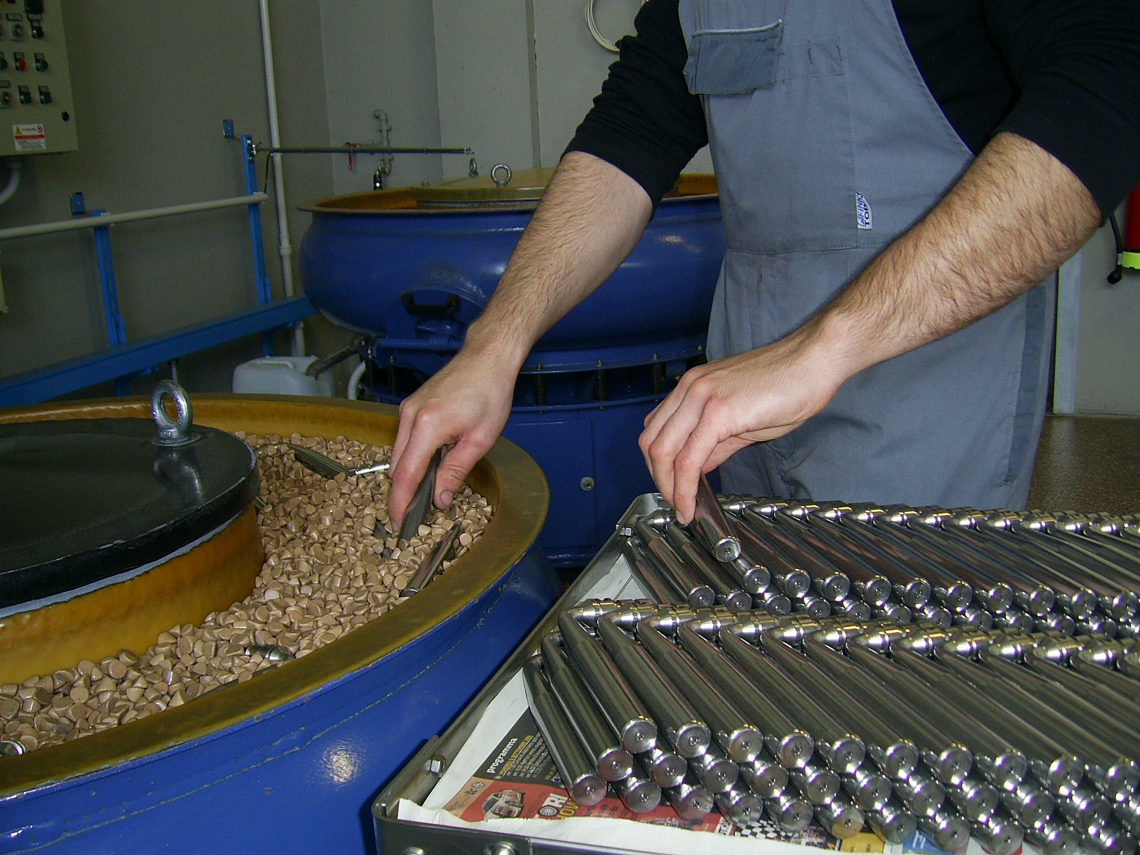 Vibrofinitura borattarura dei metalli inox pavia oltrepo milano varese 
